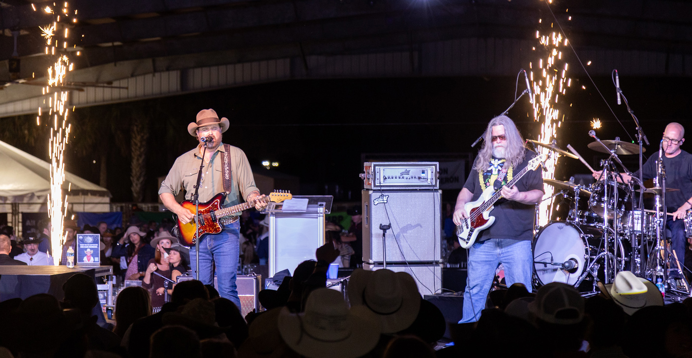 Ranch Roam Live music on Stage