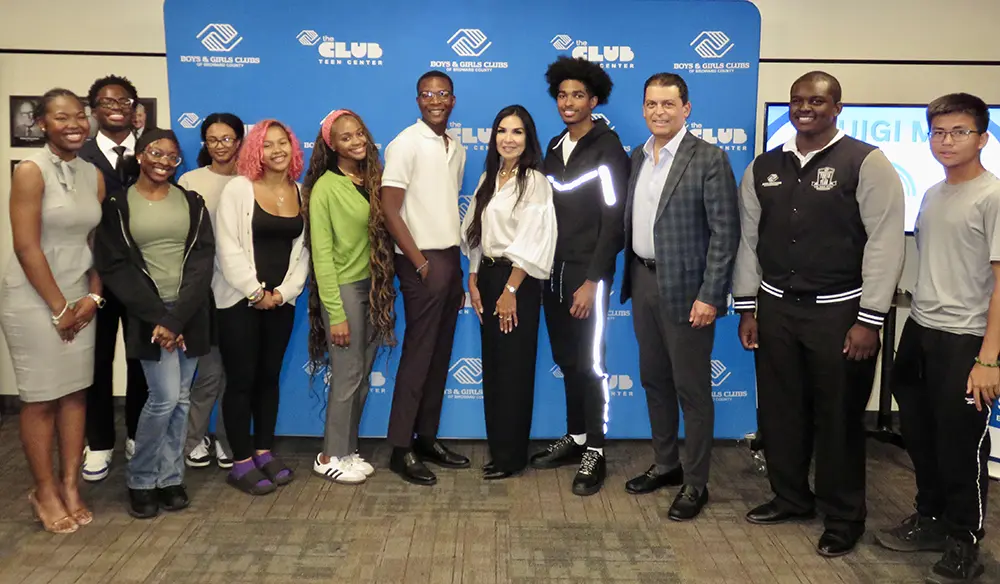 A group photo of the ten reciepients of the Jesus Luzardo Family Foundation Scholarship